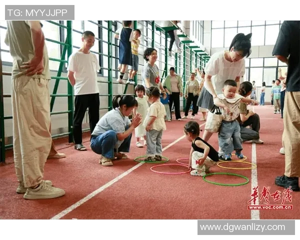 足球明星与孩子共享快乐时光温馨亲子活动尽显运动魅力 足球明星与孩子共享快乐时光温馨亲子活动尽显运动魅力